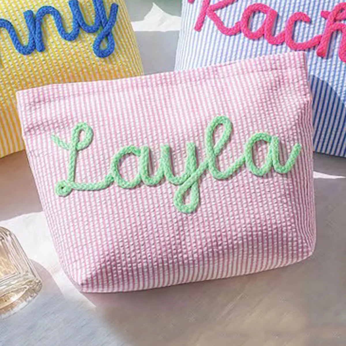 Brodé : trousse de maquillage personnalisé ou non