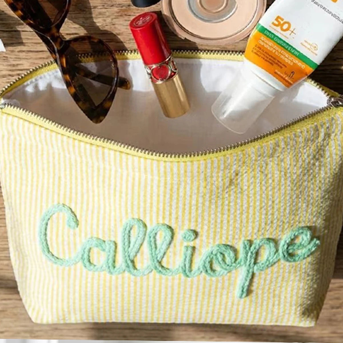 Brodé : trousse de maquillage personnalisé ou non
