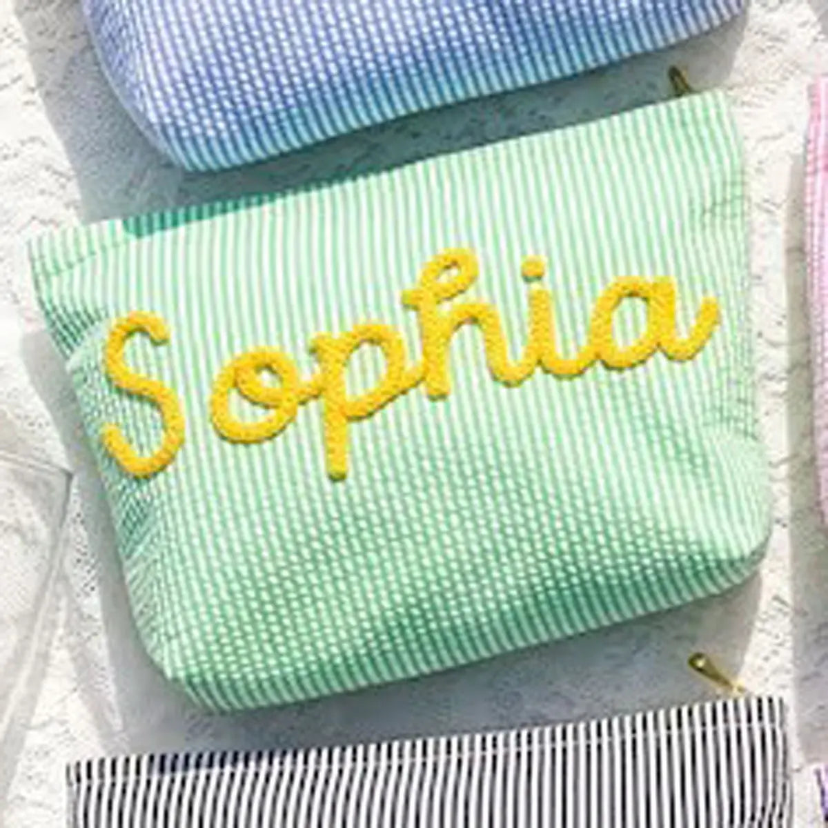 Brodé : trousse de maquillage personnalisé ou non