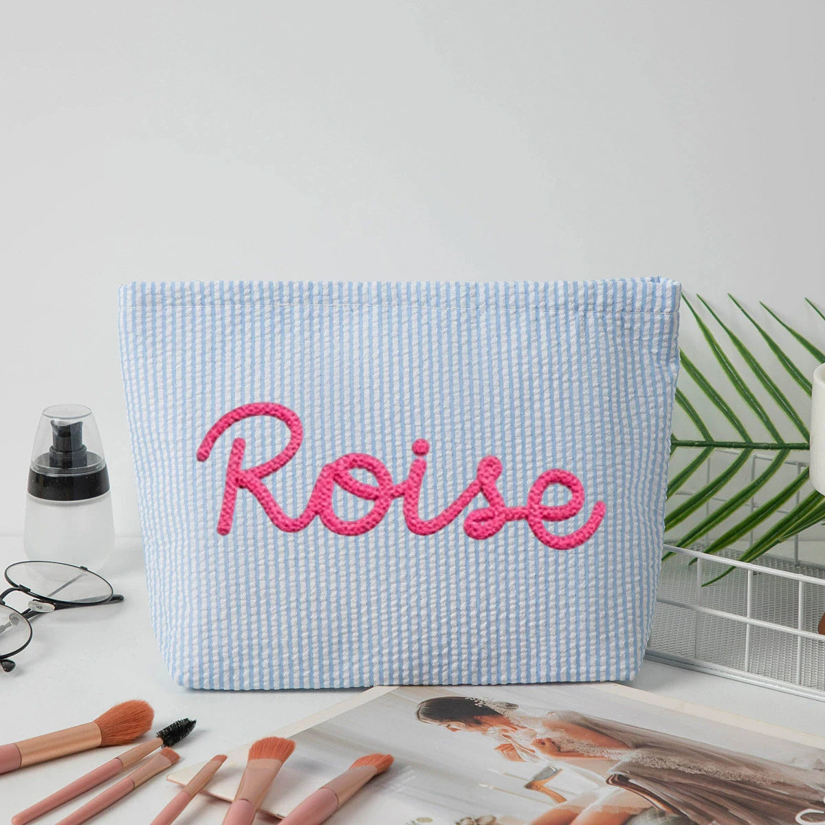 Brodé : trousse de maquillage personnalisé ou non
