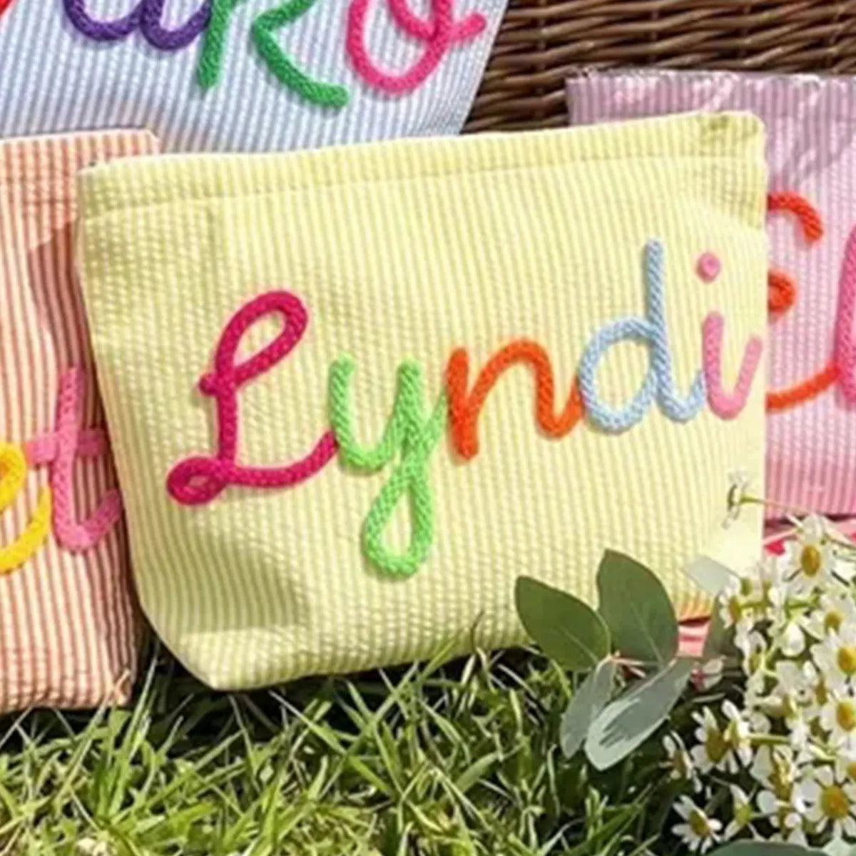 Brodé : trousse de maquillage personnalisé ou non