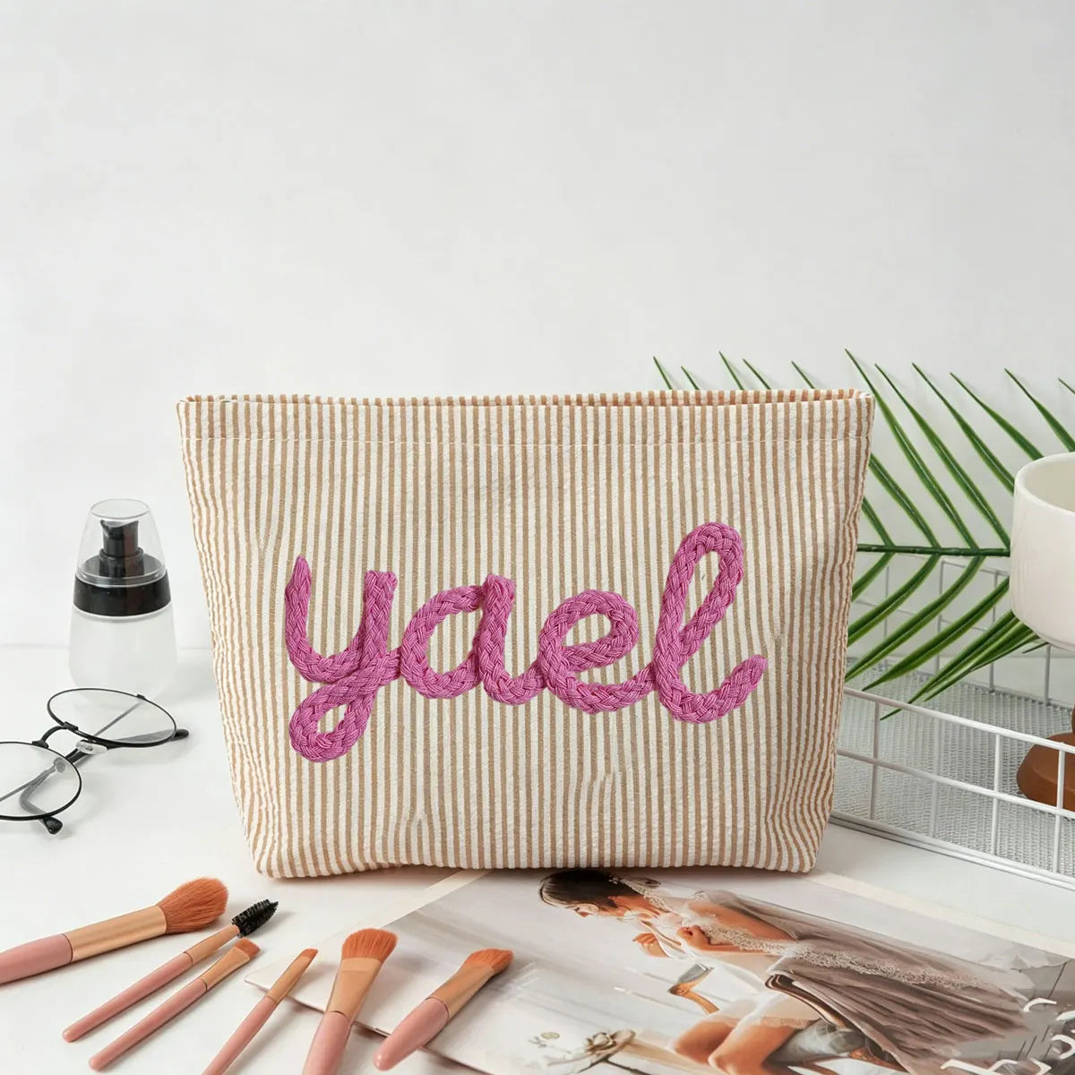 Brodé : trousse de maquillage personnalisé ou non
